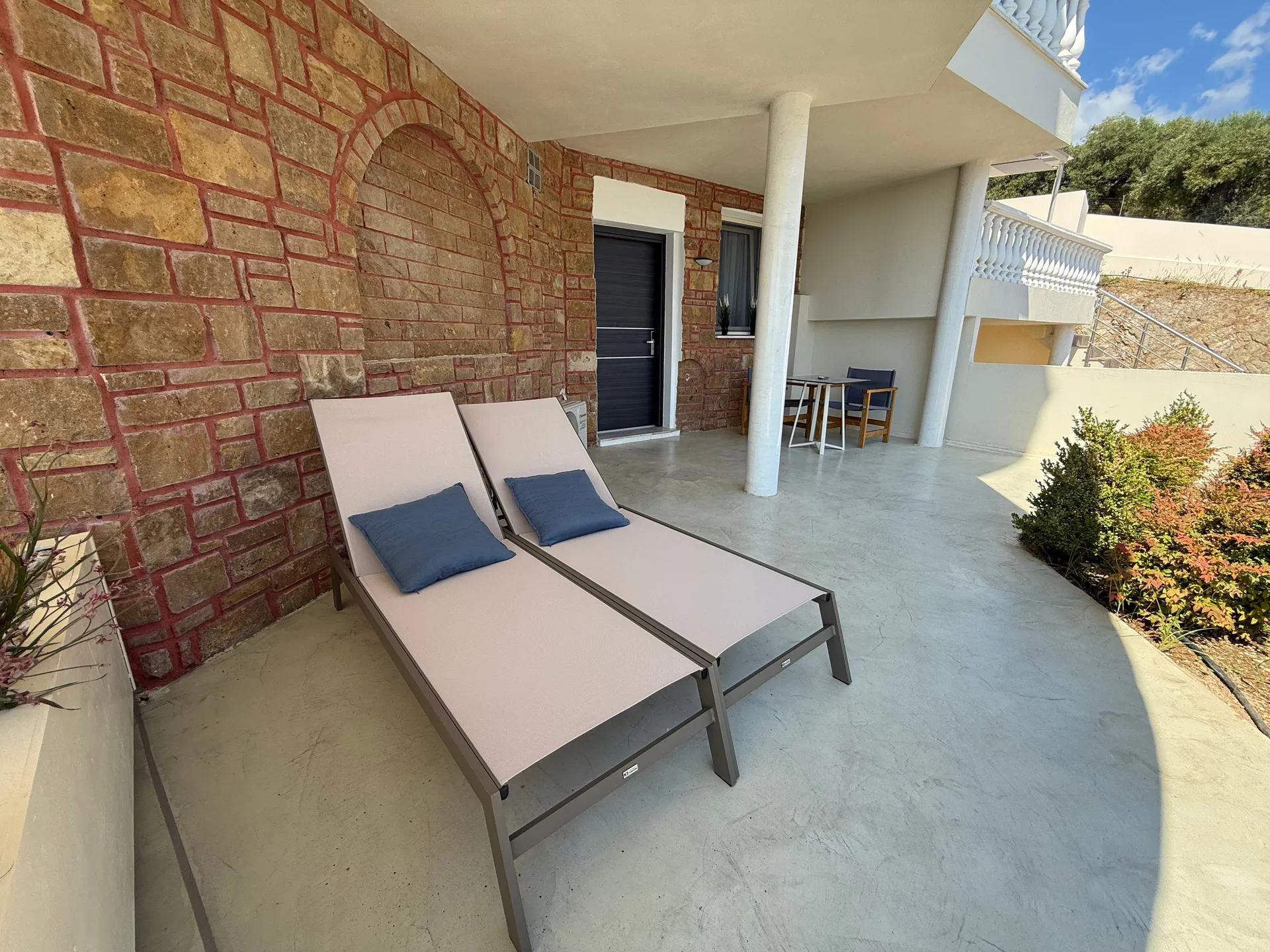 Tiara Holidays - Casa Panorama - premium pool side room sea view - balcony